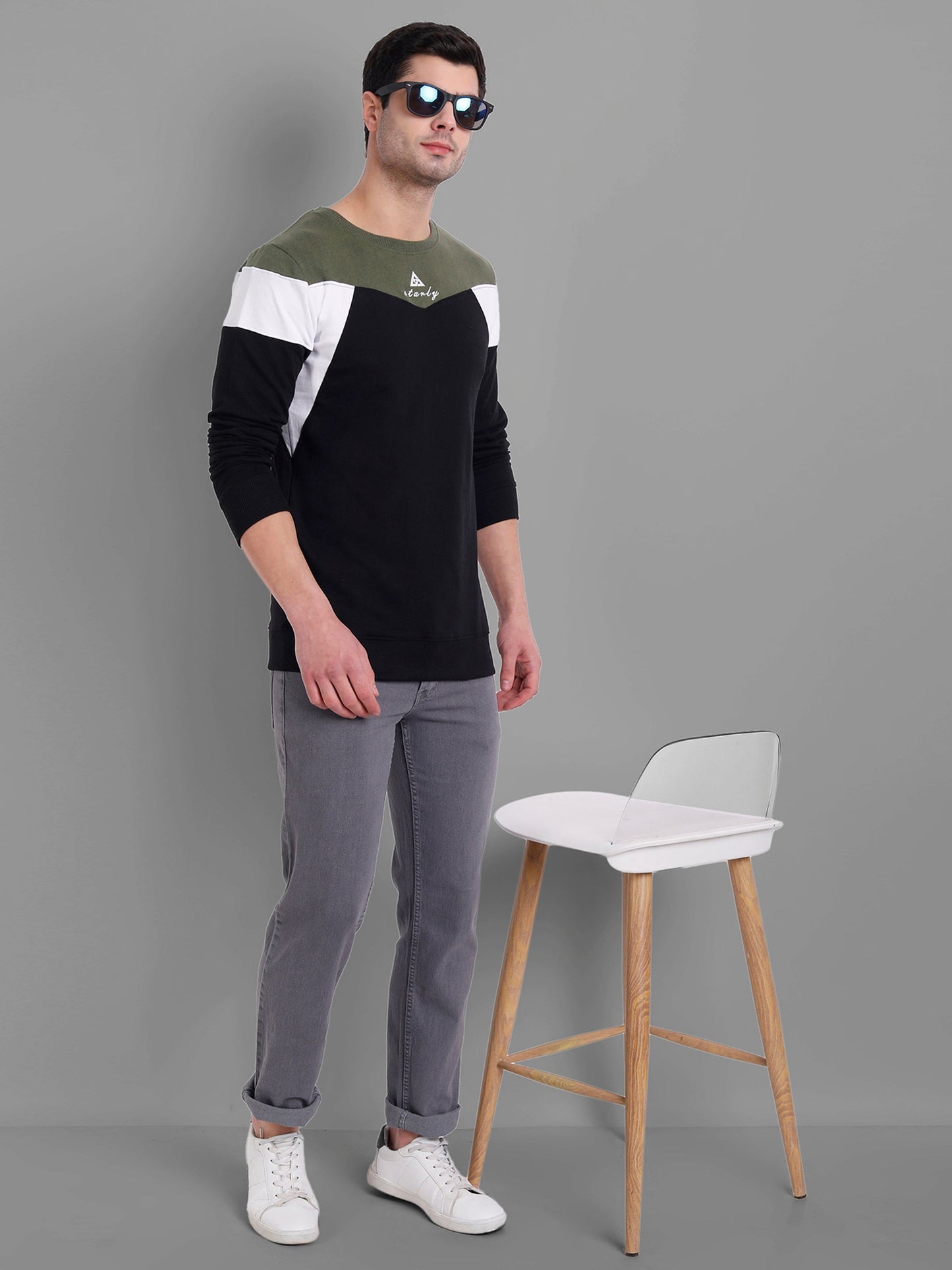 Men Black-Coloured Colourblocked Cotton Sweatshirt