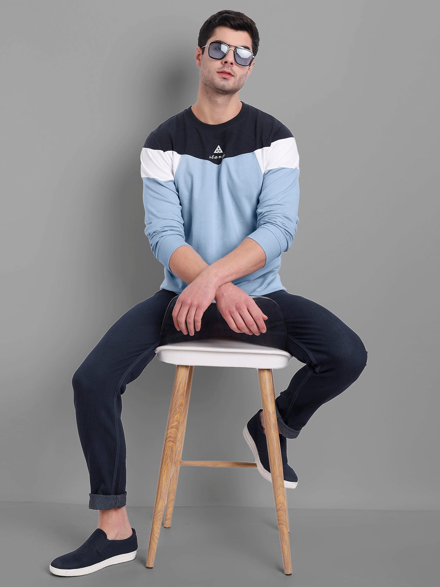 Men Sky Blue-Coloured Colourblocked Cotton Sweatshirt