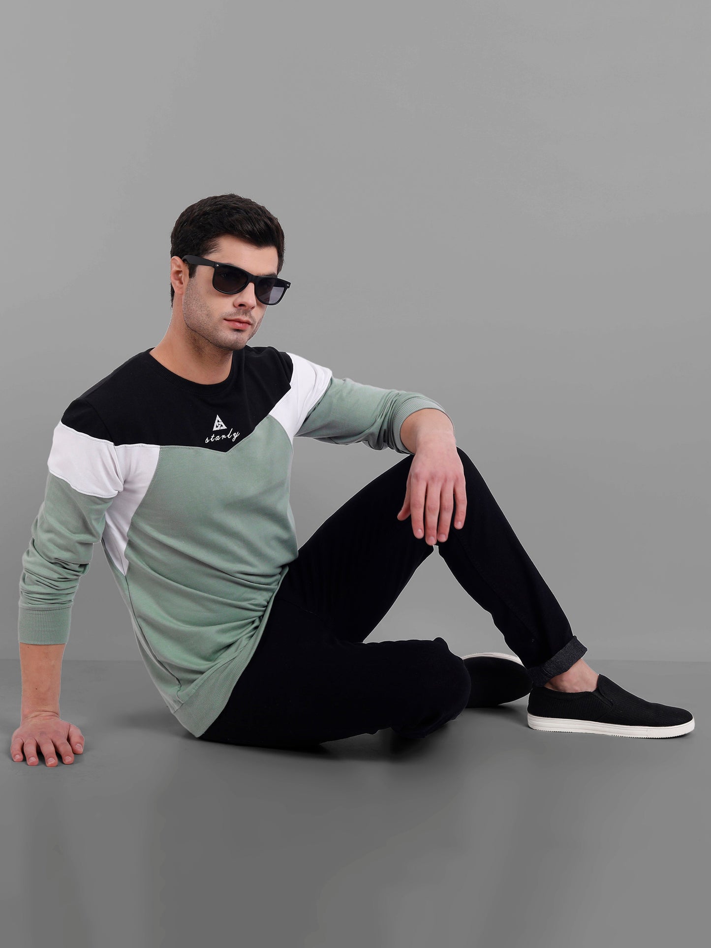 Men C-Green-Coloured Colourblocked Cotton Sweatshirt